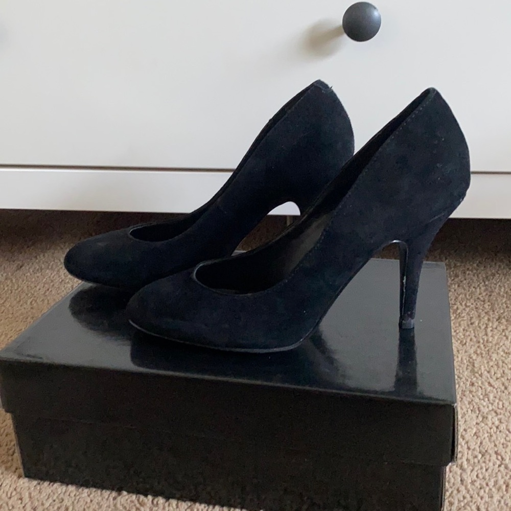 Steve Madden black suede heels